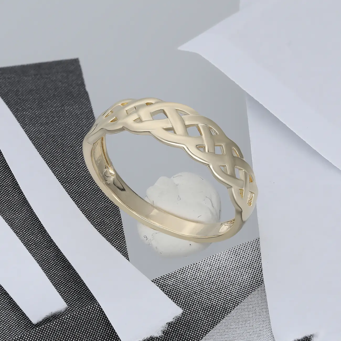 Professional jewelry retouching